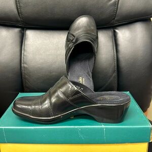 CLARKS black leather shoes